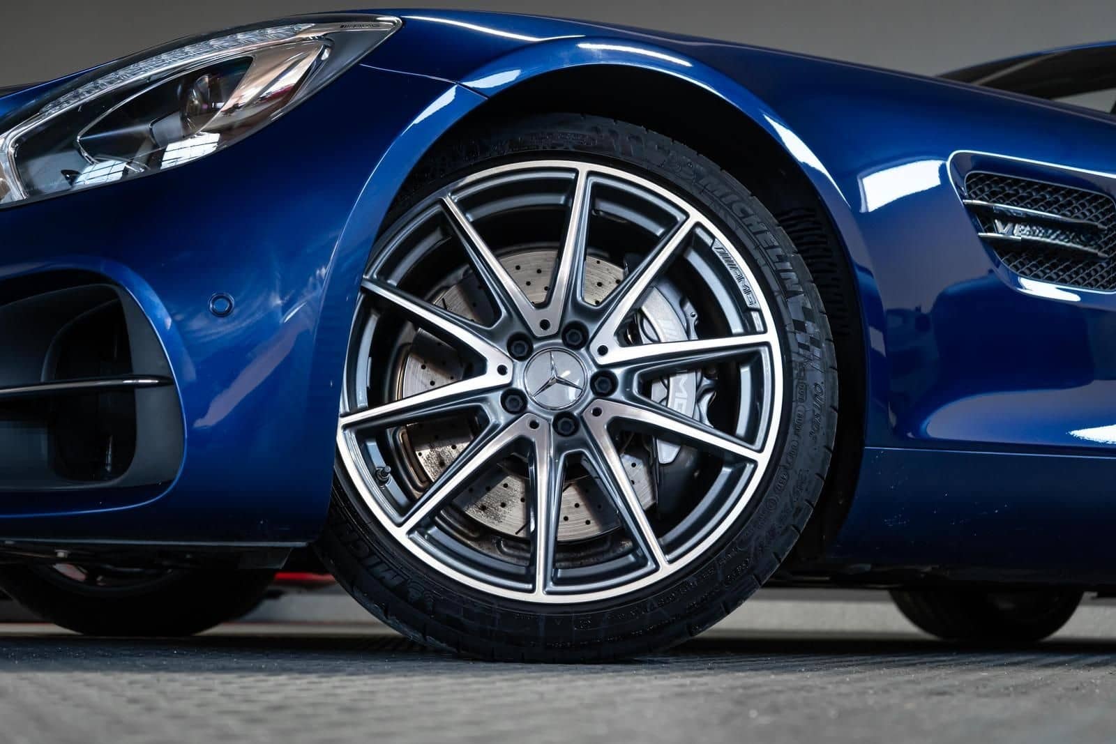 Mercedes-Benz AMG GT 4.0 V8 Airscarf Sportabgas BURMESTER foto 4