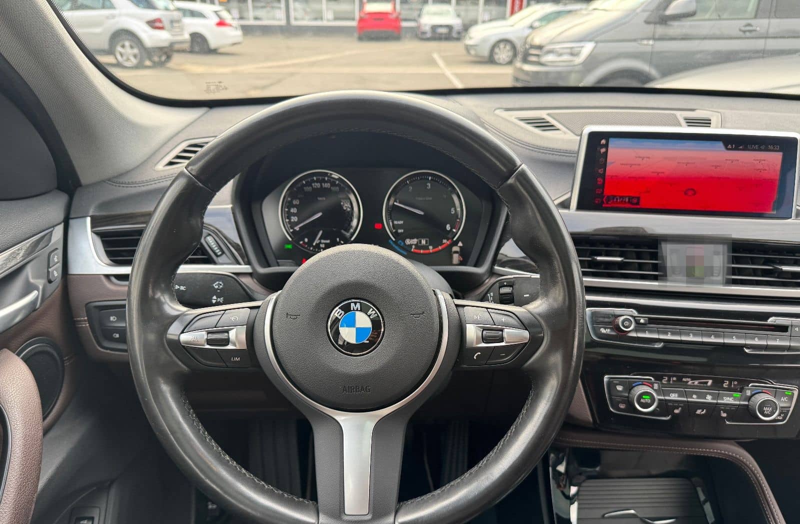 BMW X1 xDrive18d Sport Line Navi LED Leder AHK HiFi foto 12