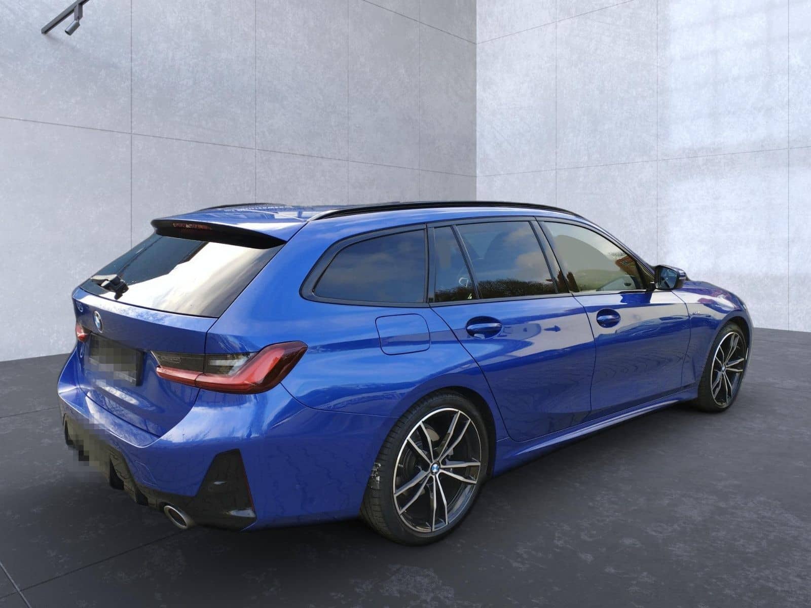 BMW 320 d xDrive Touring* M Sport*AHK*Standheizung foto 3