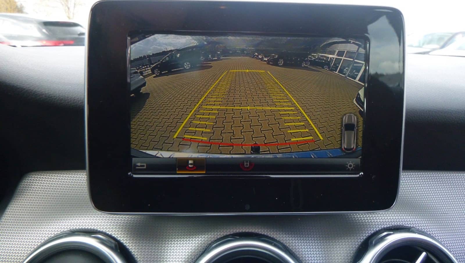 Mercedes-Benz GLA 200  >AUT/AHK/NAV/KAM/LED-Licht/LEDER< foto 16