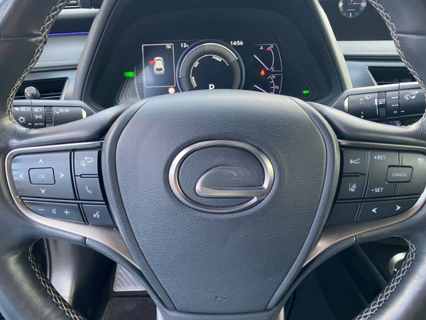 Lexus UX 250h Launch Edition *Bi-LED*ACC*CAM*SHZ*Navi* foto 14