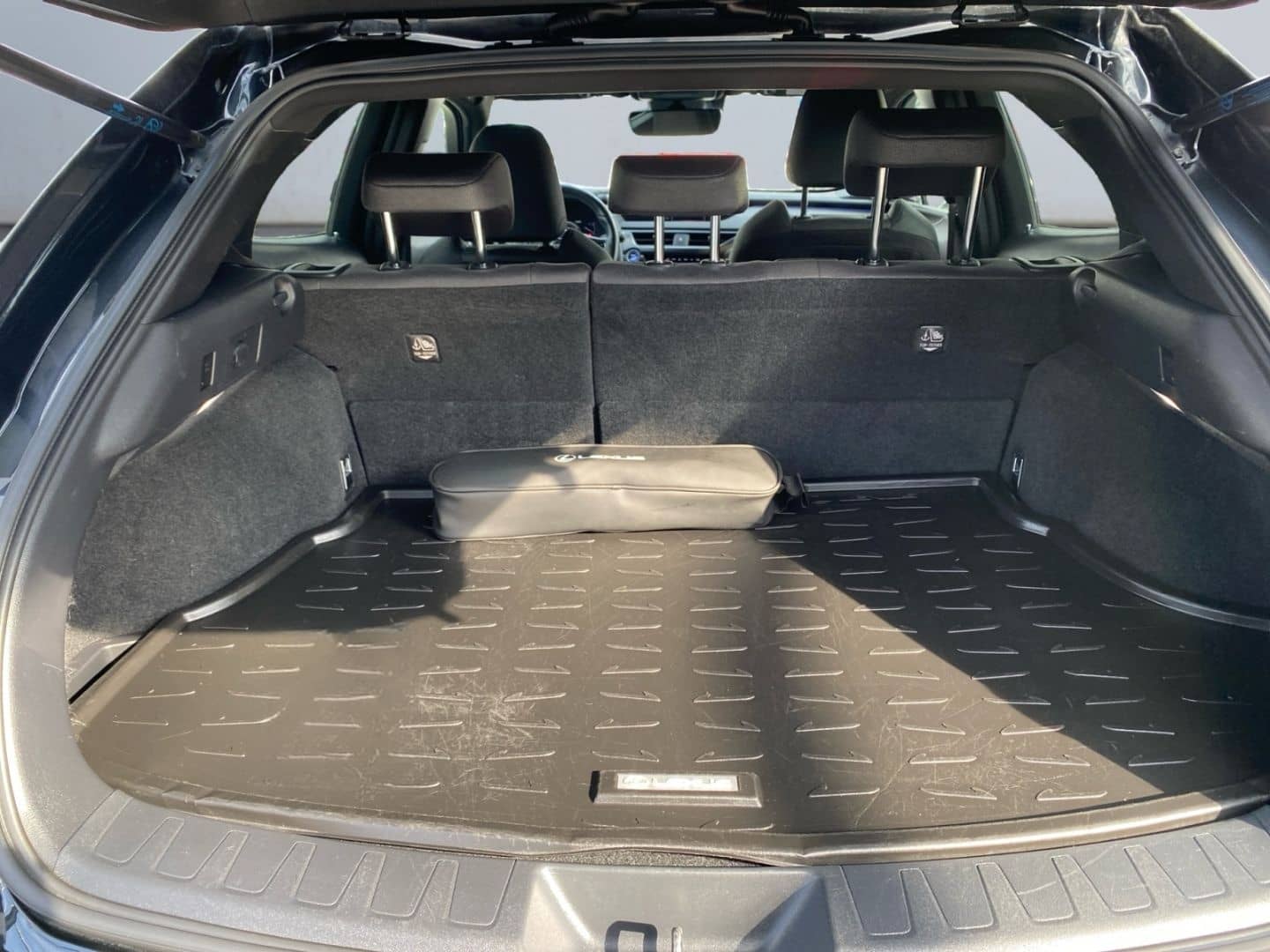 Lexus UX 250h Launch Edition *Bi-LED*ACC*CAM*SHZ*Navi* foto 18