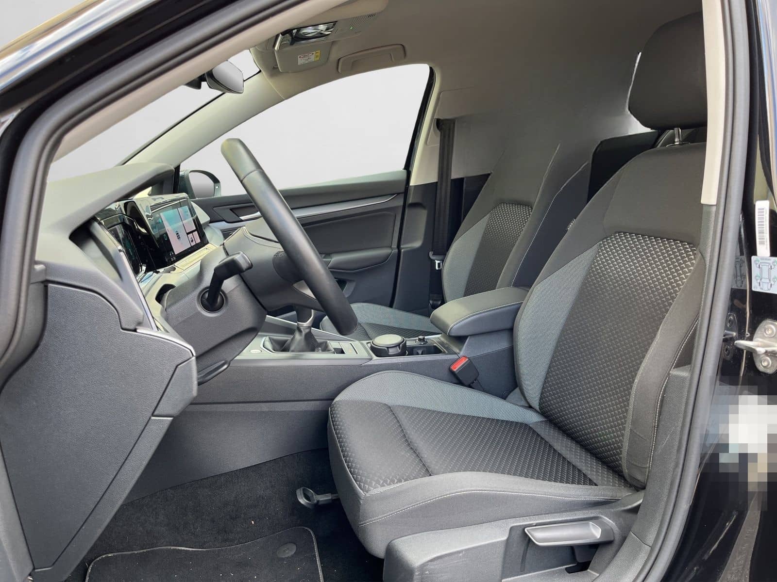 Volkswagen Golf VIII ACTIVE 1.5 TSI LED ACC NAVI SHZ REAR V foto 13