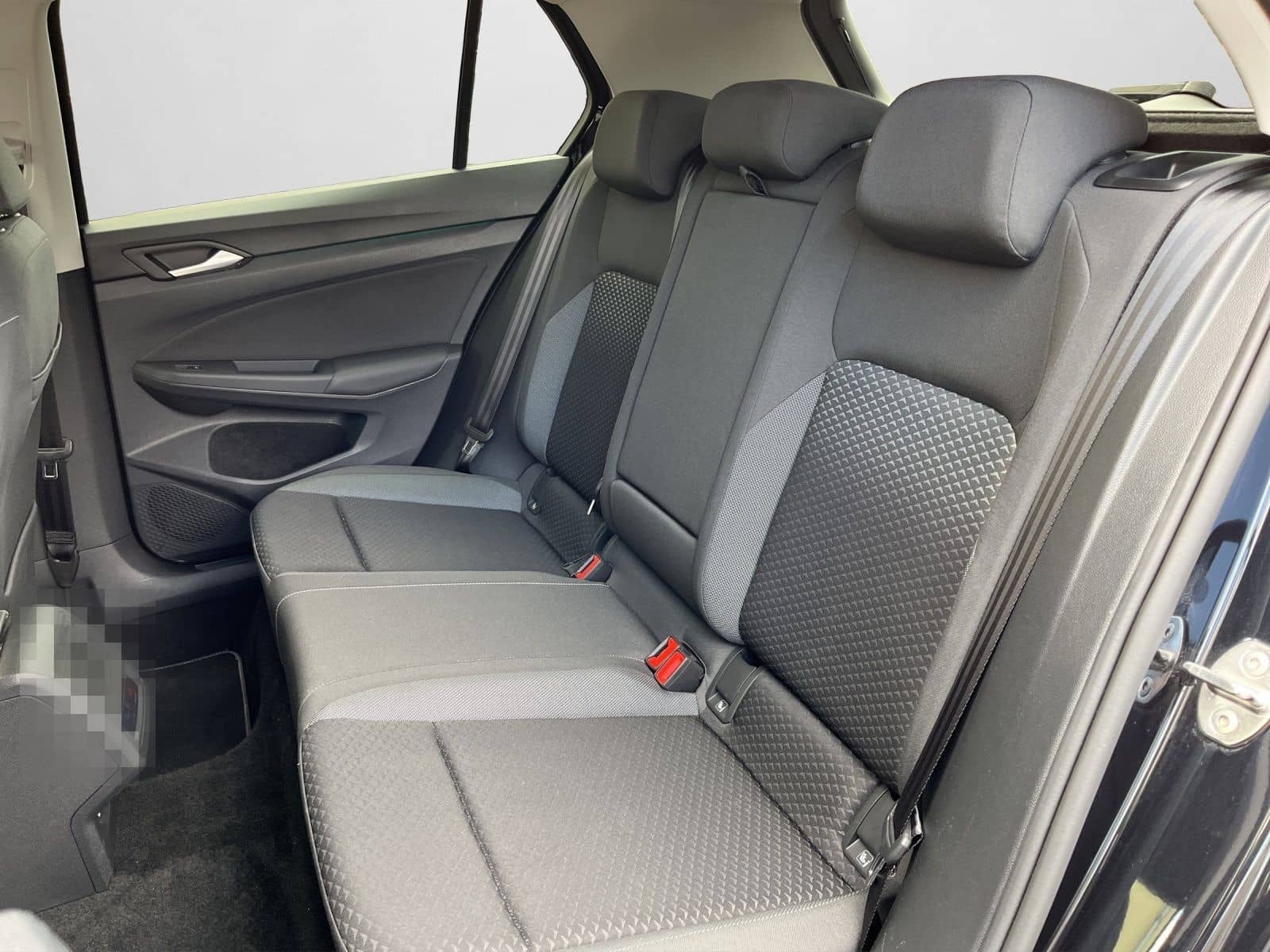 Volkswagen Golf VIII ACTIVE 1.5 TSI LED ACC NAVI SHZ REAR V foto 15