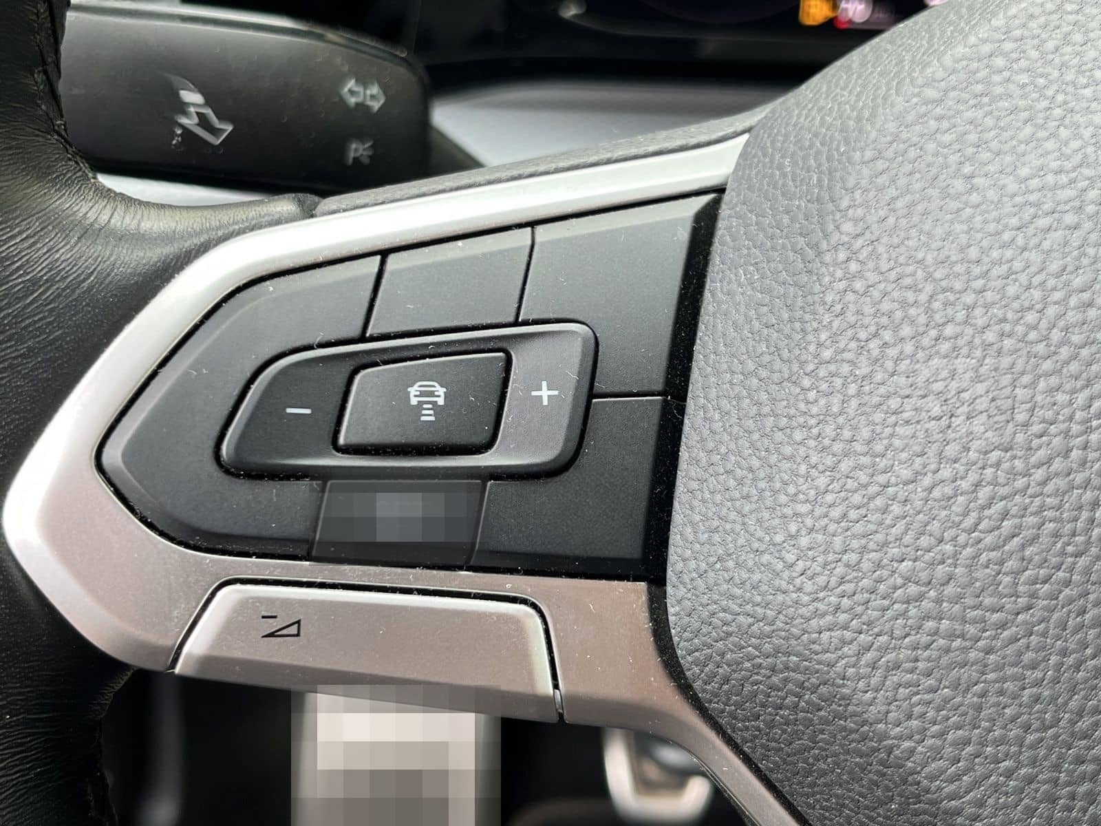 Volkswagen Golf VIII ACTIVE 1.5 TSI LED ACC NAVI SHZ REAR V foto 17