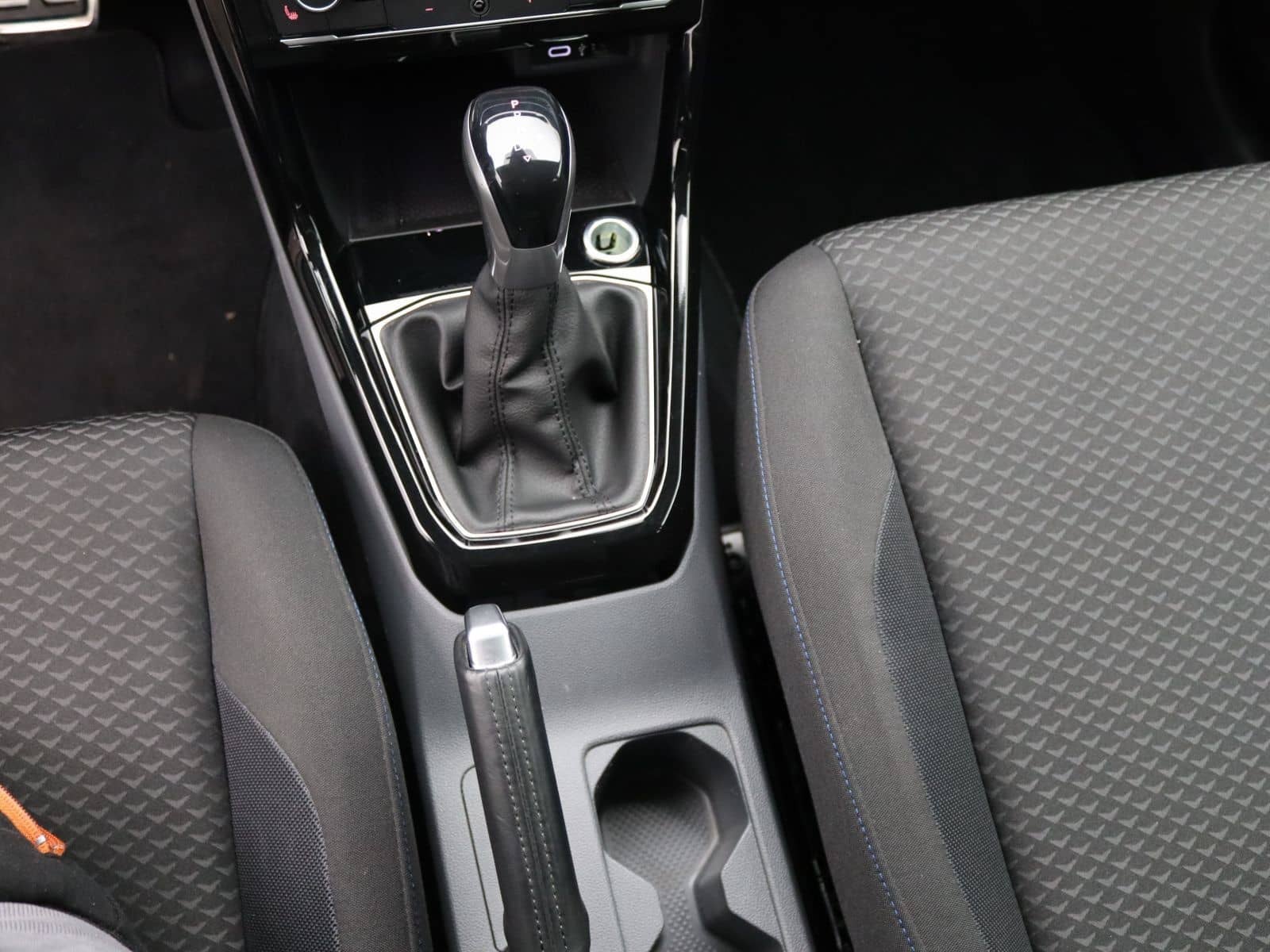 Volkswagen T-Cross United 1.5 TSI DSG / Navi, App, RFK, LED foto 16