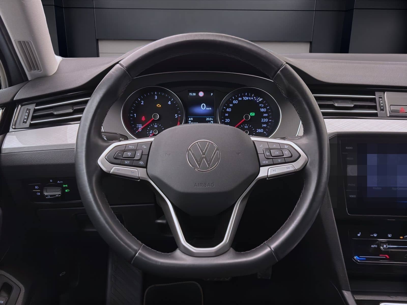 Volkswagen Passat Variant 2.0 TDI DSG BUSINESS AHK KAMERA N foto 11