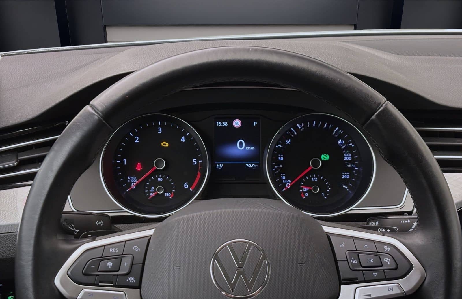 Volkswagen Passat Variant 2.0 TDI DSG BUSINESS AHK KAMERA N foto 12