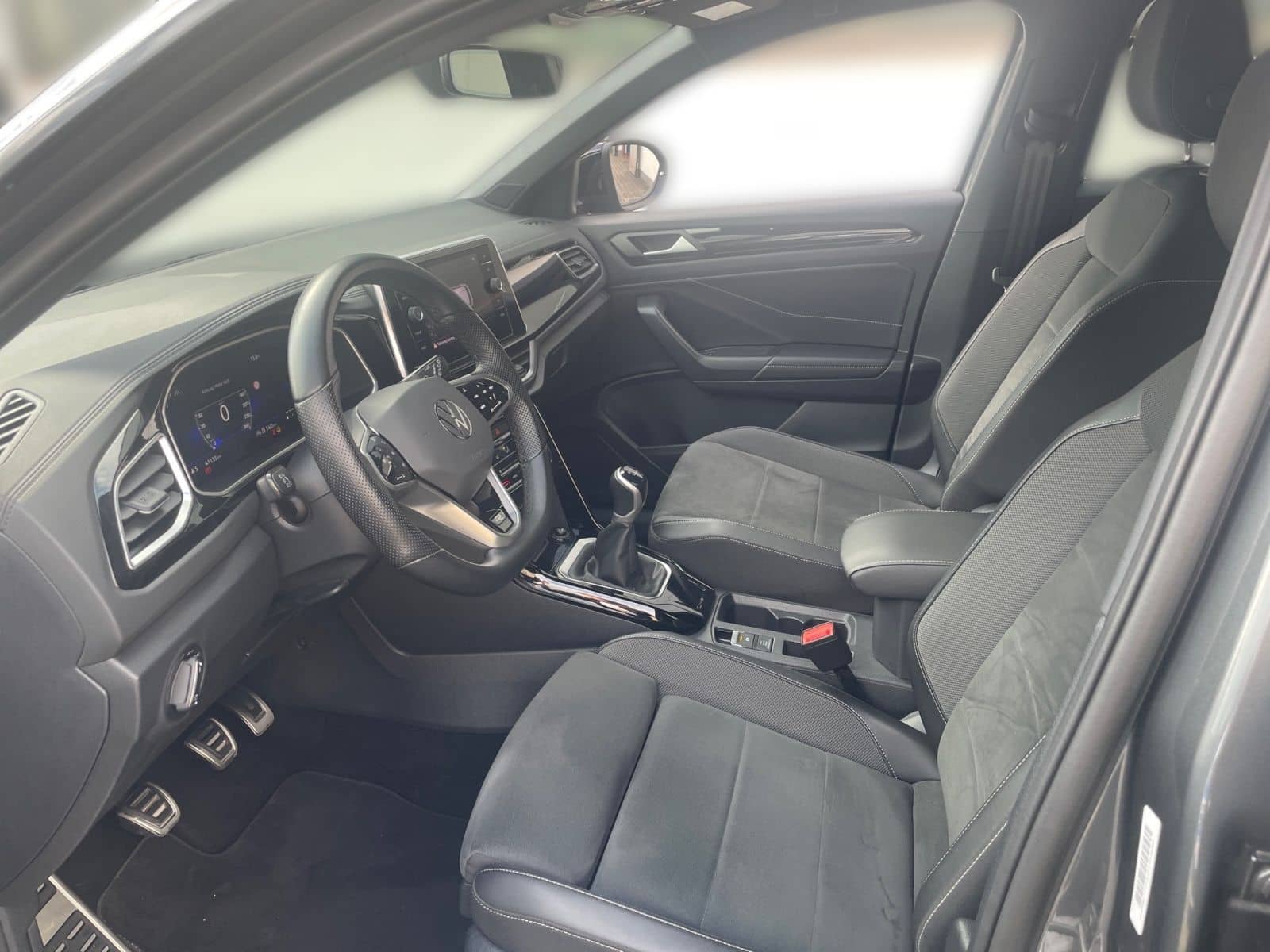 Volkswagen T-ROC R-Line 1.0TSI +LED+SHZ+KAMERA+NAVI+ foto 12