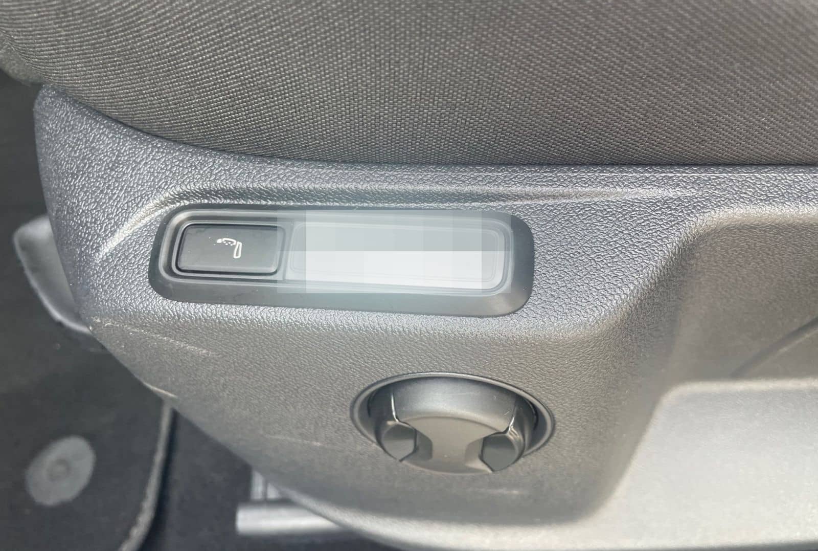 Volkswagen T-ROC R-Line 1.0TSI +LED+SHZ+KAMERA+NAVI+ foto 18