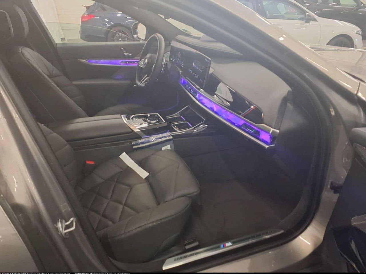 BMW 740d xDrive M SPORT AHK,SkyL,StHz,HUD,360° foto 9