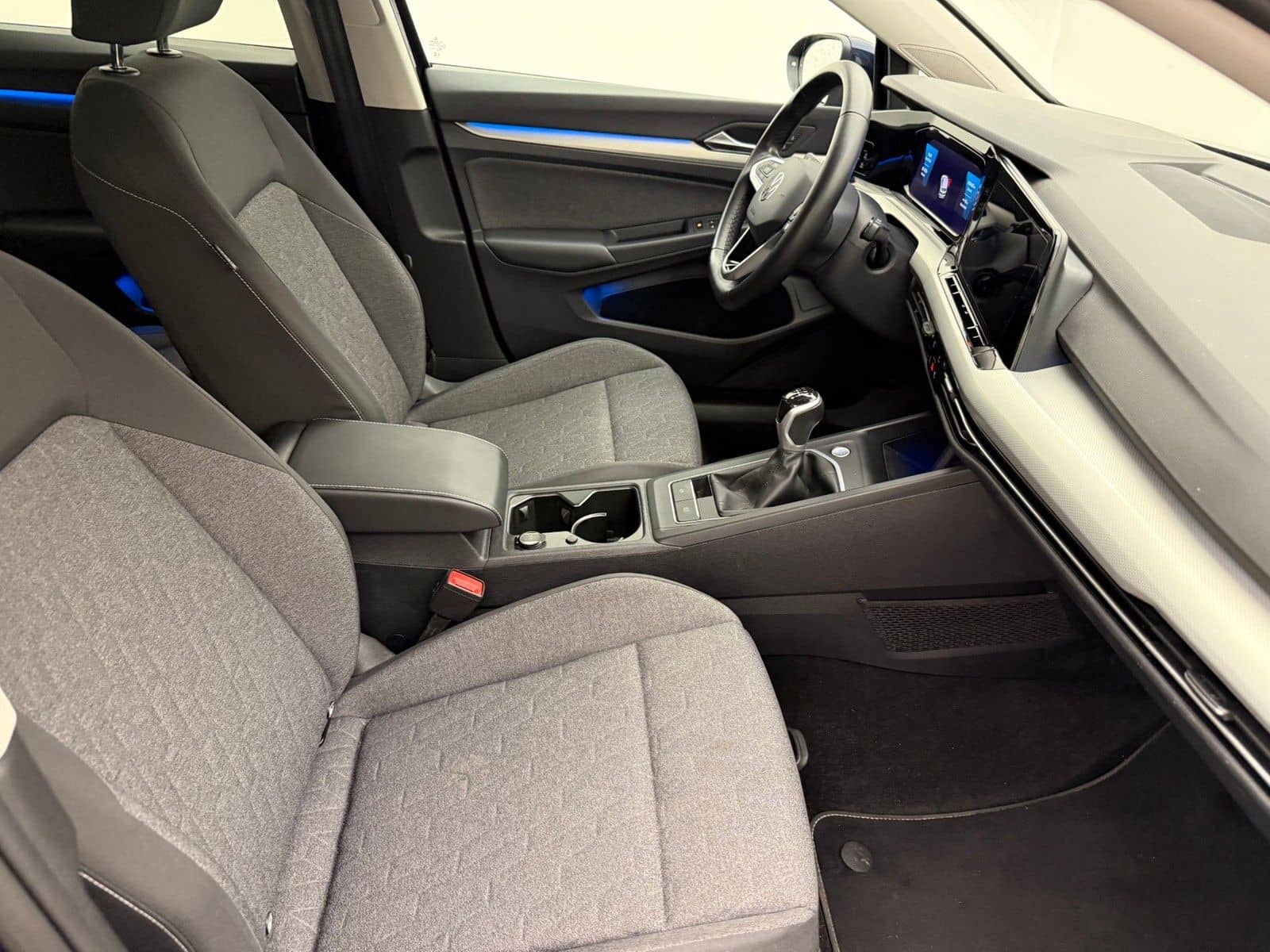 Volkswagen Golf 8 2.0 TDI Life IQ.Drive NaviKamera AHK foto 3