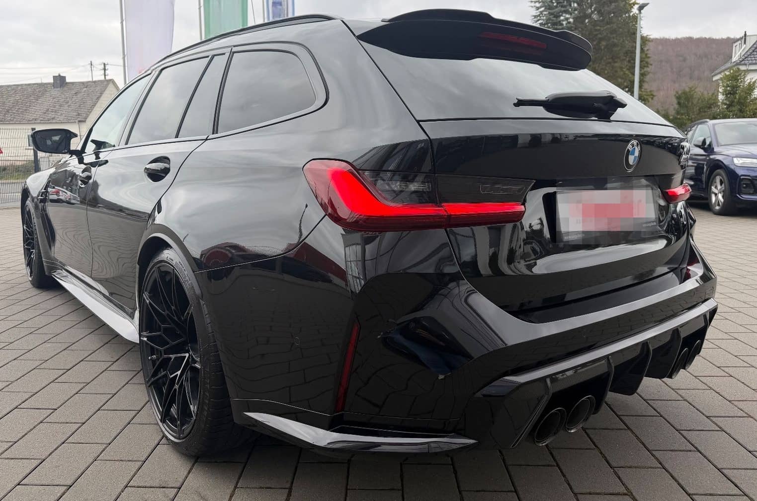 BMW M3 Touring Competition xDrive Performance Carbon foto 3