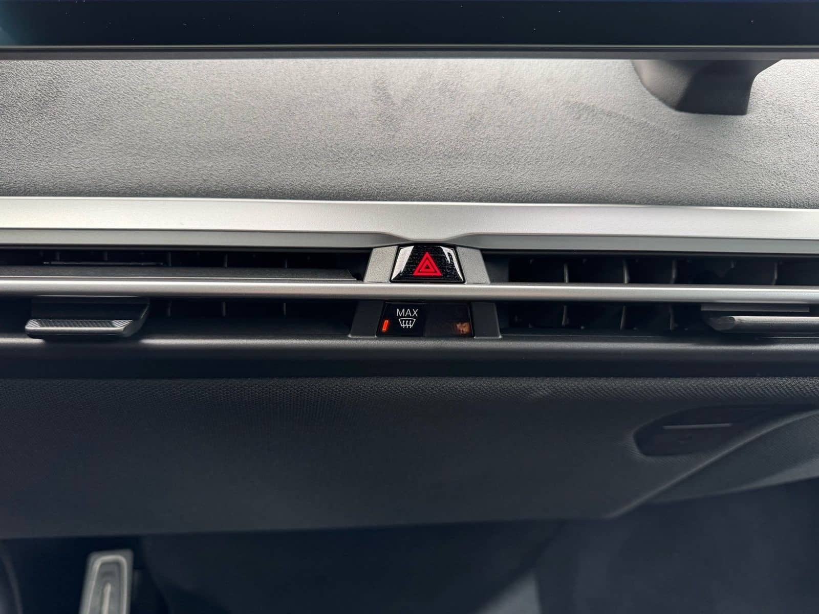 BMW iX M70 xDrive M Sport Pro B&W Pano AHK Autobahna foto 17