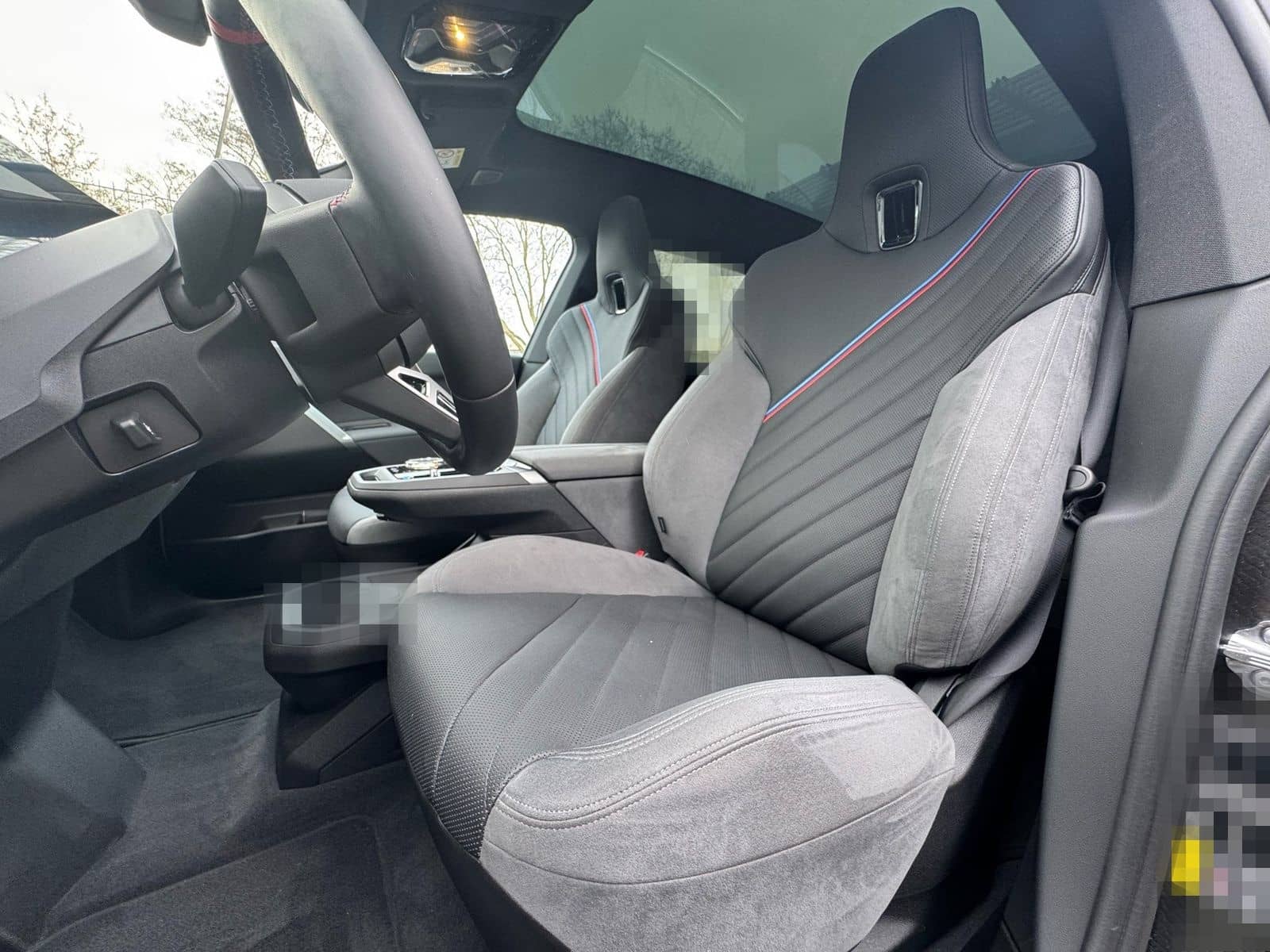 BMW iX M70 xDrive M Sport Pro B&W Pano AHK Autobahna foto 5