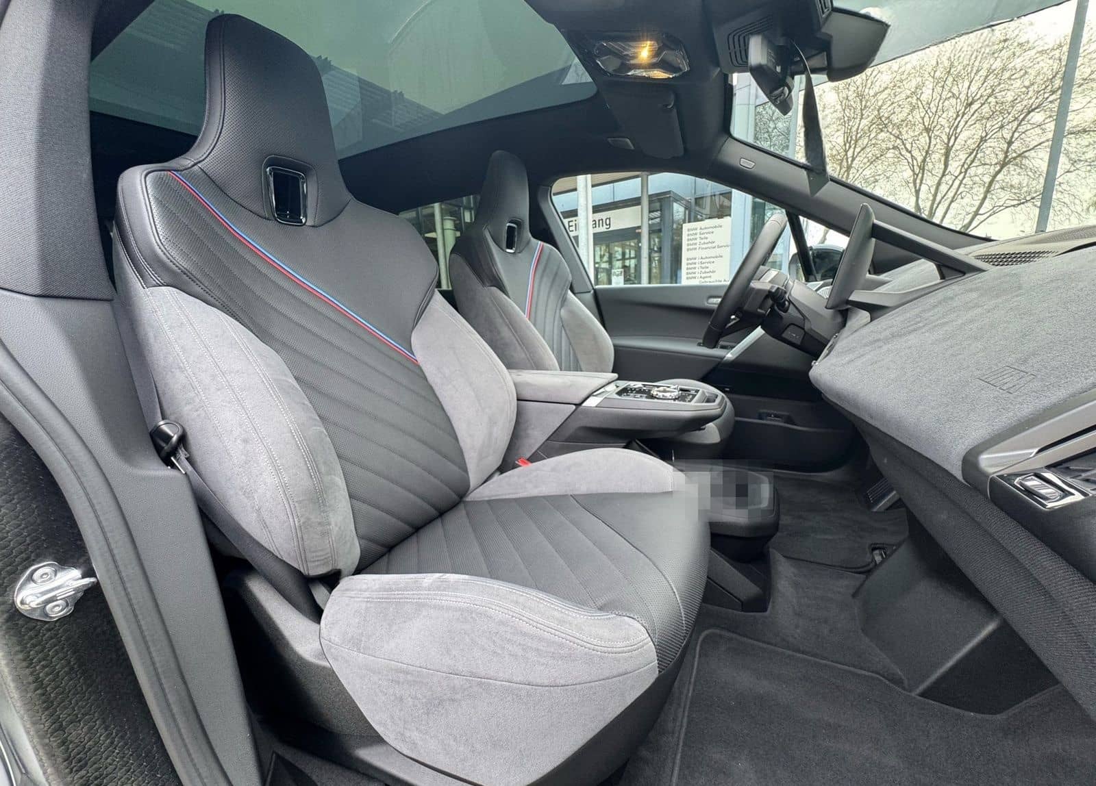 BMW iX M70 xDrive M Sport Pro B&W Pano AHK Autobahna foto 6