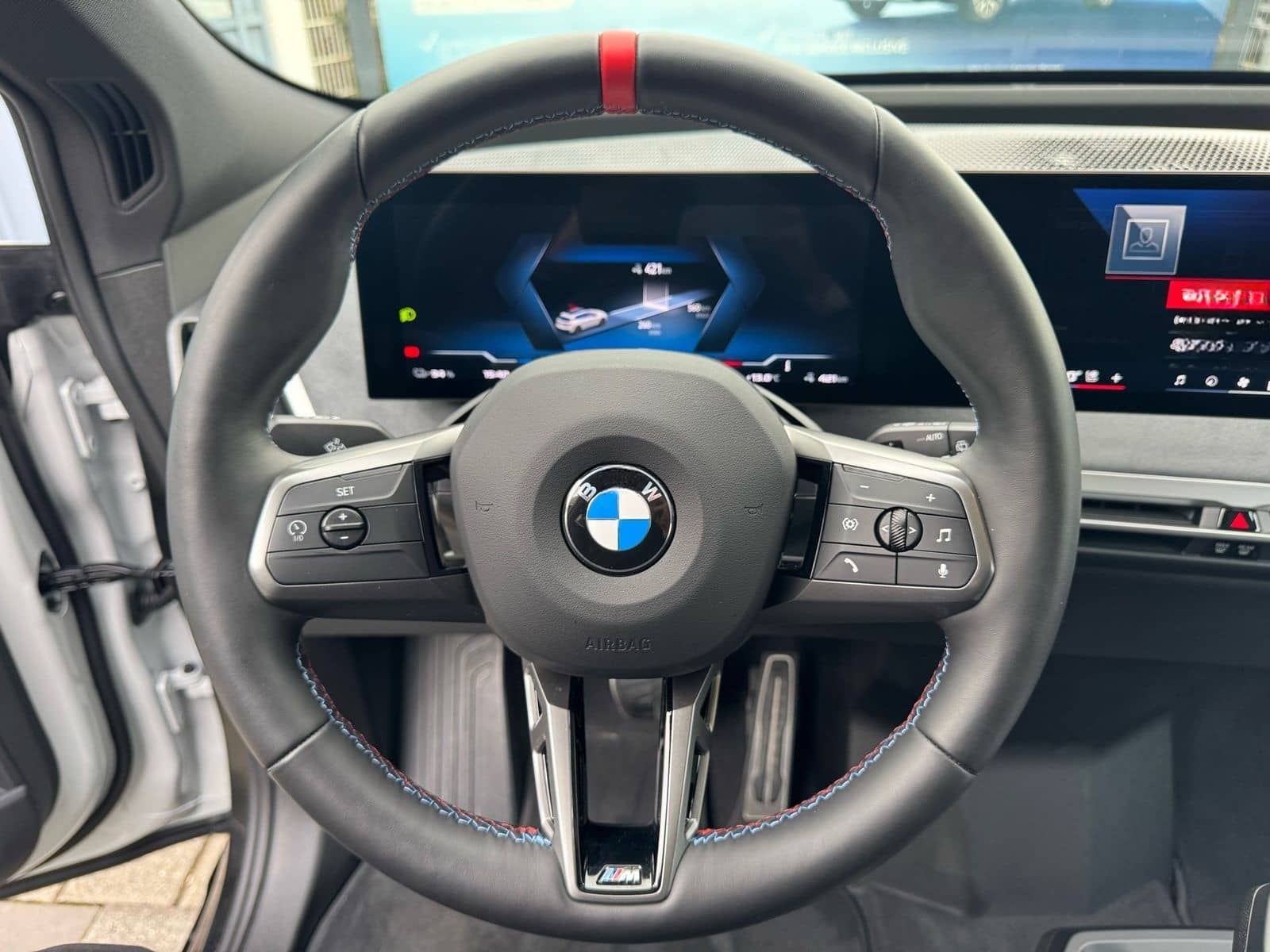 BMW iX M70 xDrive M Sport Pro B&W Pano AHK Autobahna foto 7