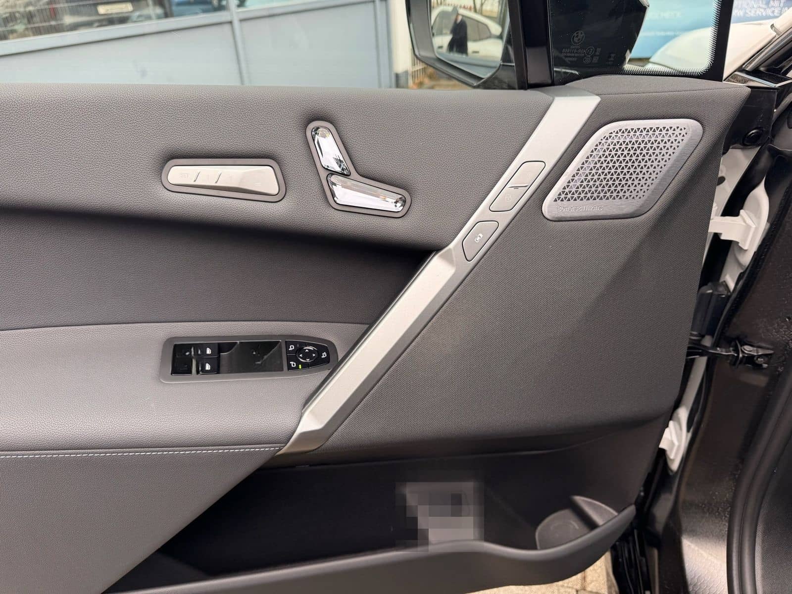 BMW iX M70 xDrive M Sport Pro B&W Pano AHK Autobahna foto 9