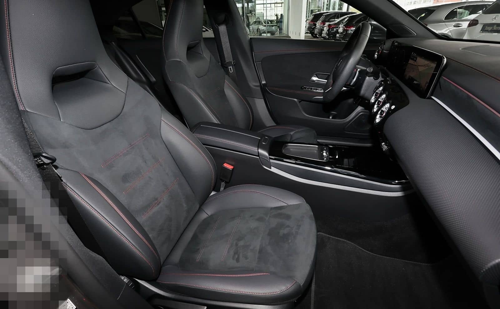 Mercedes-Benz CLA 200 Coupé AMG Edition+DISTRONIC+360°+18"+ foto 4