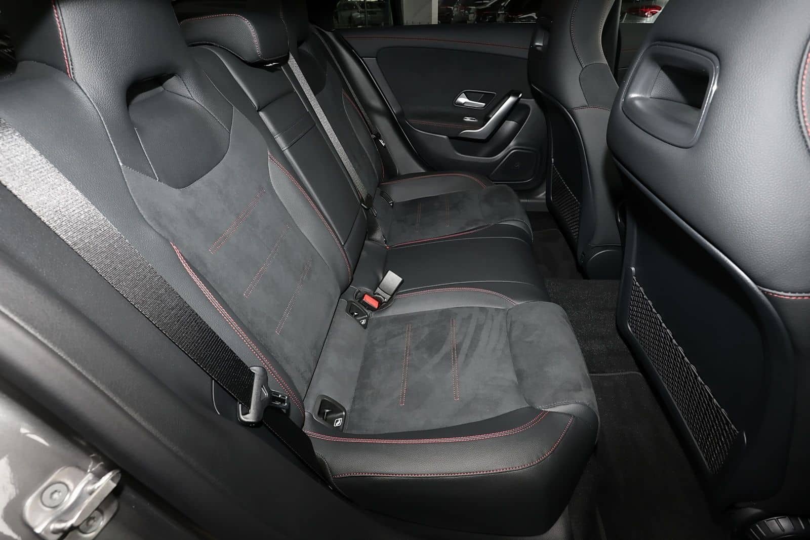 Mercedes-Benz CLA 200 Coupé AMG Edition+DISTRONIC+360°+18"+ foto 6