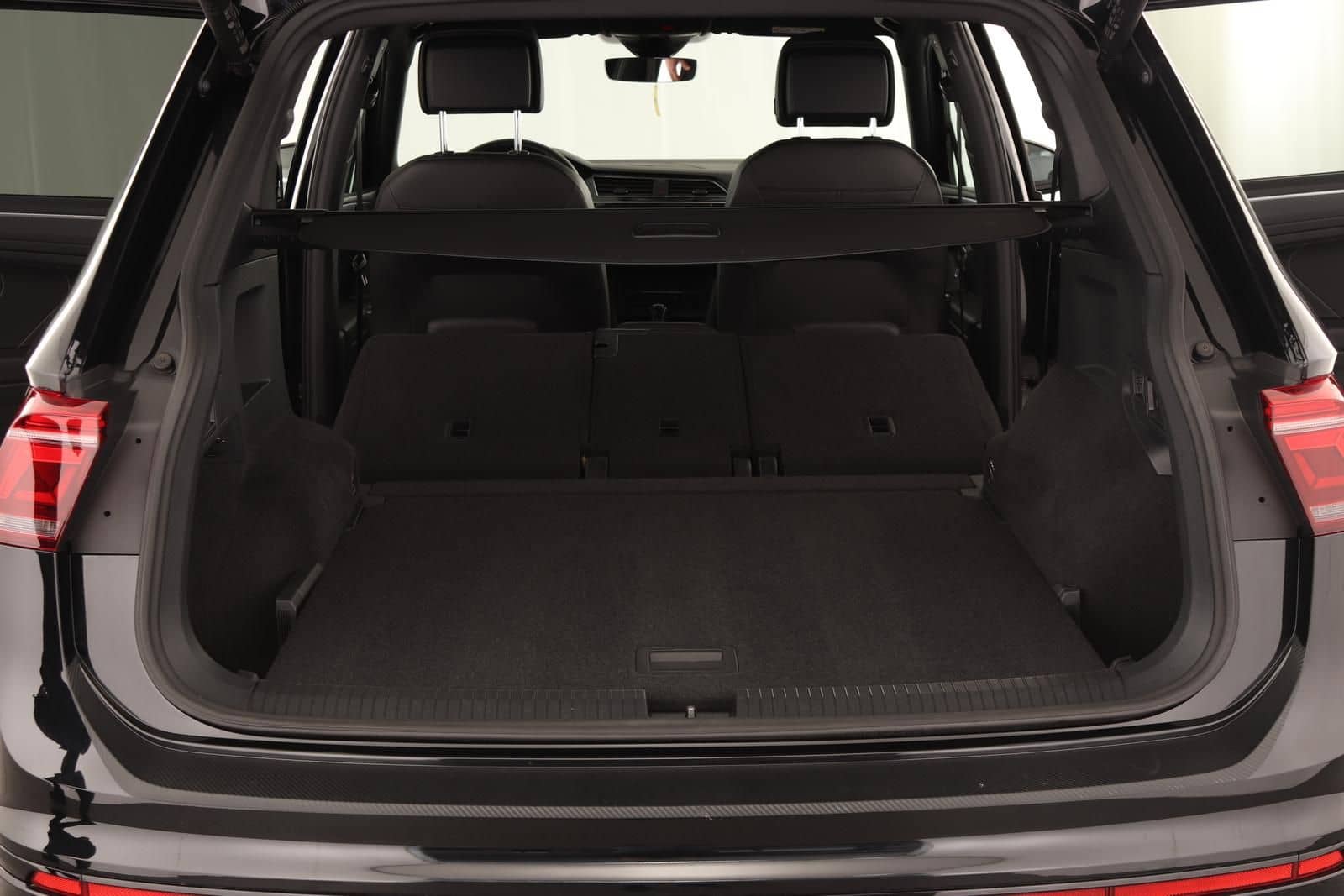 Volkswagen Tiguan Allspace 2.0 TSI  R-Line 4Motion DSG AHK  foto 25