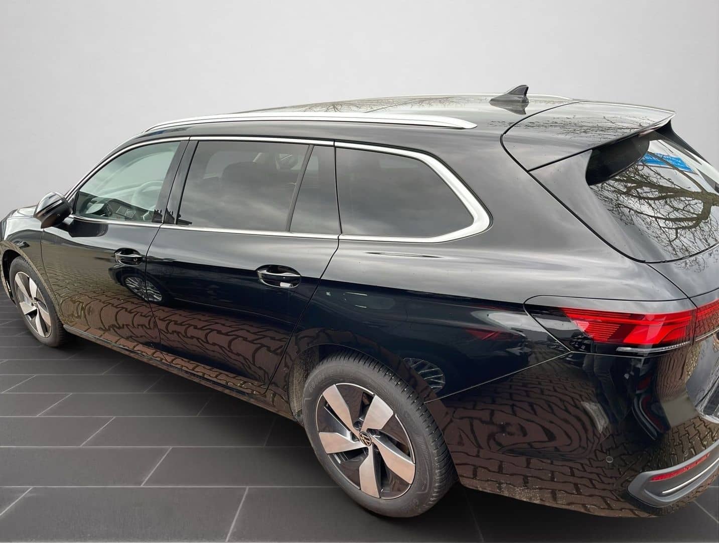 Volkswagen Passat Variant 2,0 TDI DSG AHK/RFK/NAVI/LED/IQ.D foto 7