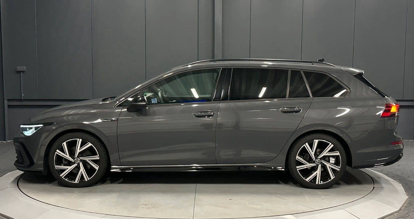 Volkswagen Golf VIII Variant R-Line*Black Style*18Zoll*KAME foto 1