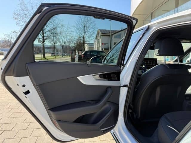 Audi A4 Limousine S line 40 TDI quattro S tronic HUD foto 25