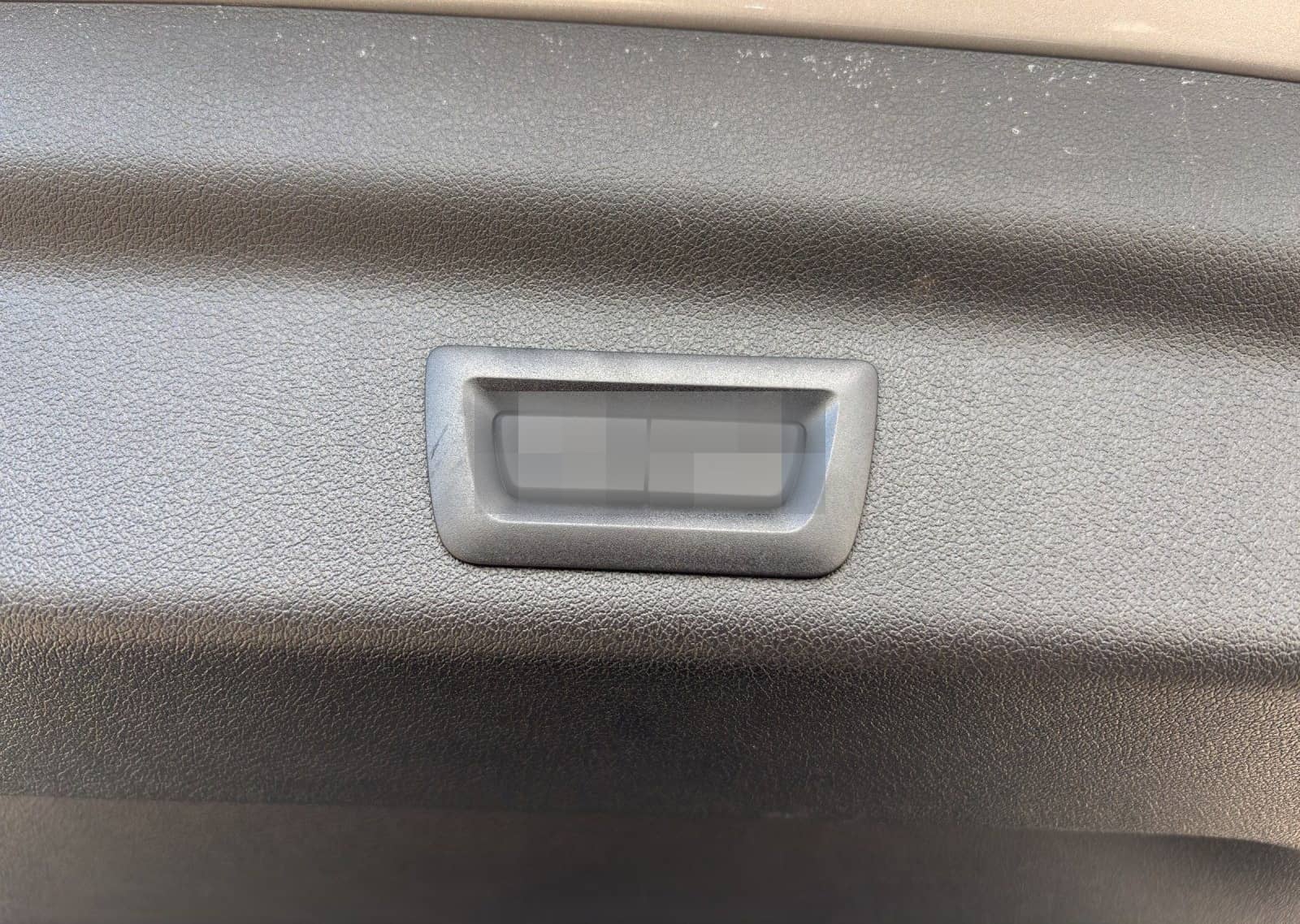 BMW X1 sDrive20i AHK/ Adapt. LED/ Keyless/ Pano foto 16