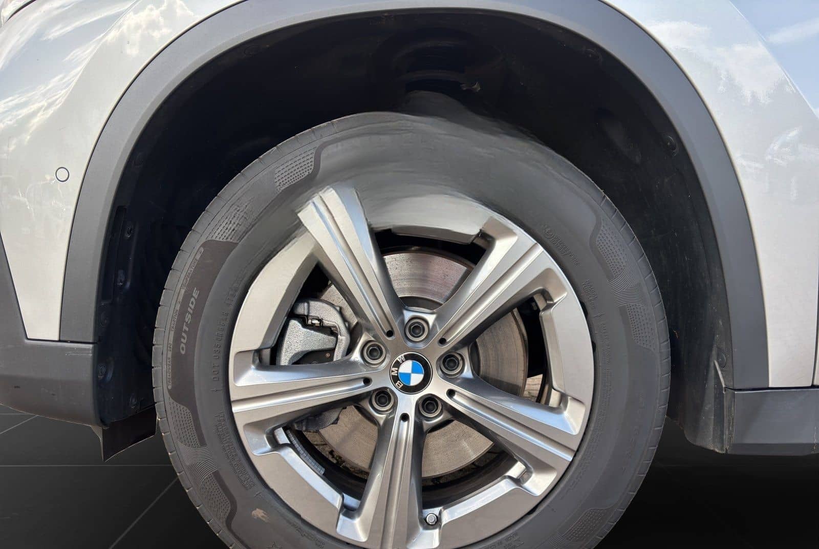 BMW X1 sDrive20i AHK/ Adapt. LED/ Keyless/ Pano foto 9