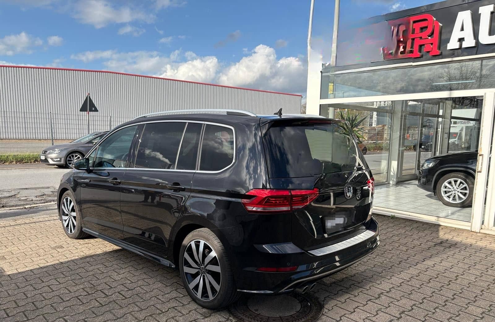 Volkswagen Touran 2.0 TDI "Highline" R-Line 7 Sitzer foto 2