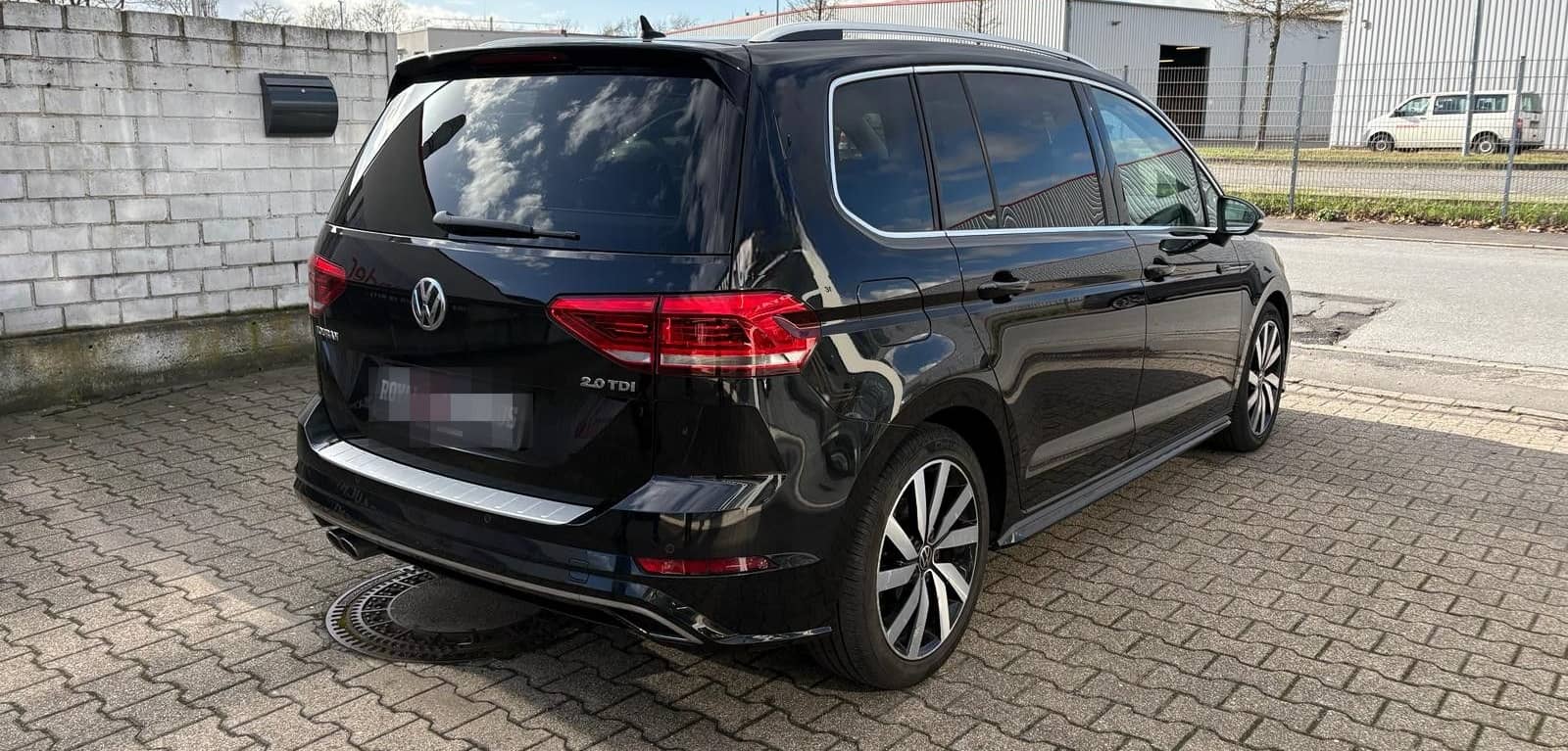 Volkswagen Touran 2.0 TDI "Highline" R-Line 7 Sitzer foto 4