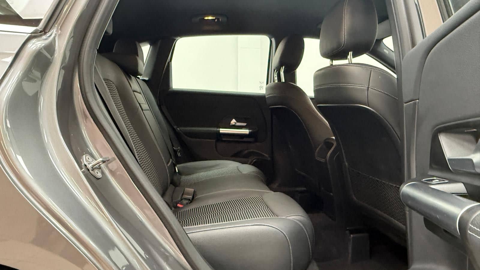 Mercedes-Benz B 180/AHK/SPURHALTE/SHZ/MFL/LED/NAVI/ foto 16