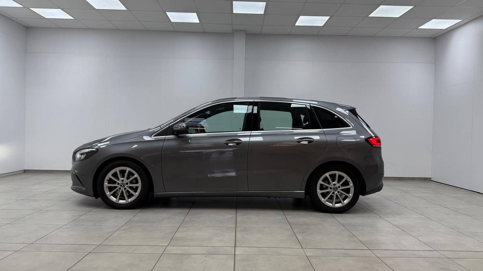 Mercedes-Benz B 180/AHK/SPURHALTE/SHZ/MFL/LED/NAVI/ foto 4