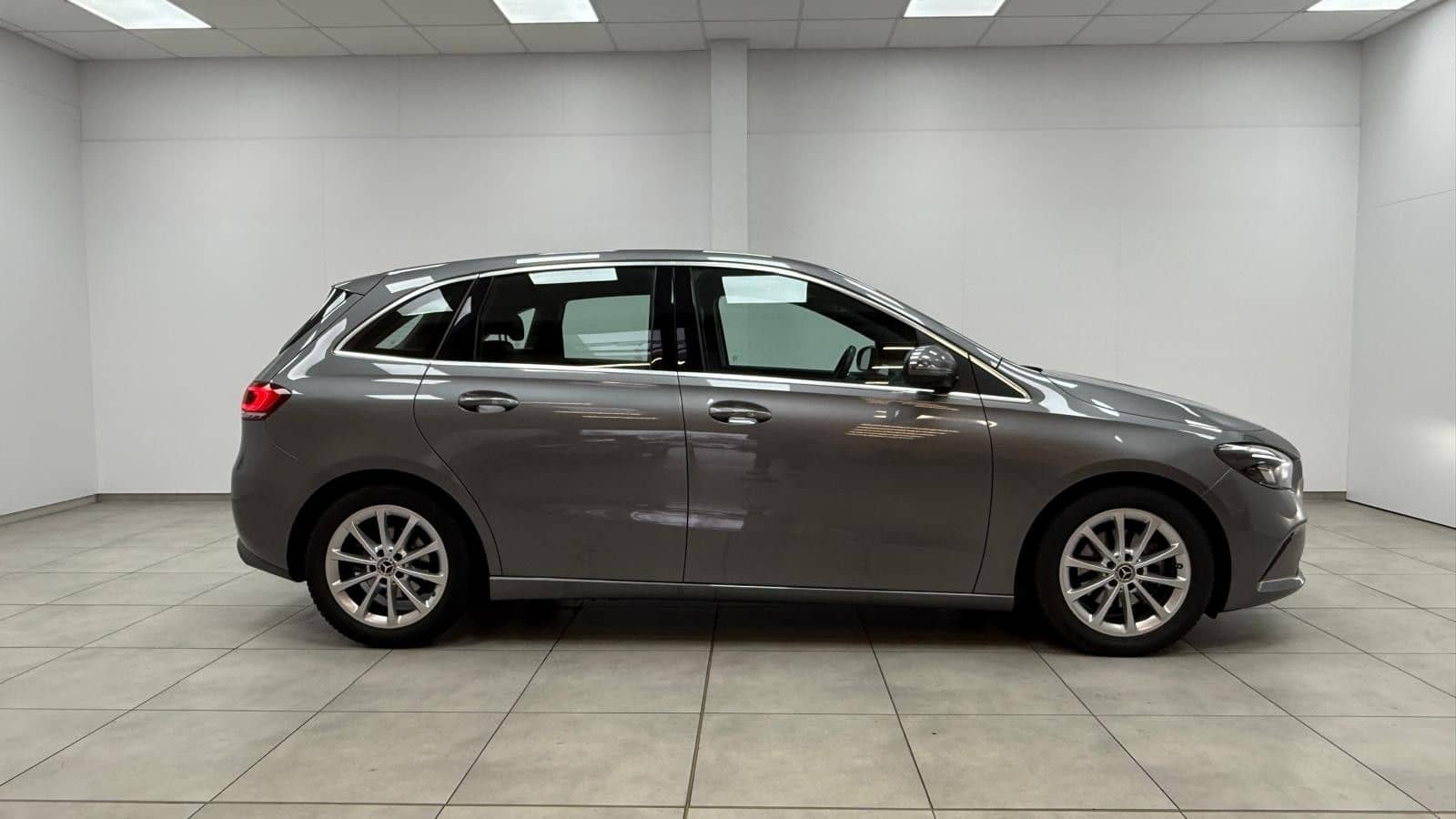 Mercedes-Benz B 180/AHK/SPURHALTE/SHZ/MFL/LED/NAVI/ foto 8