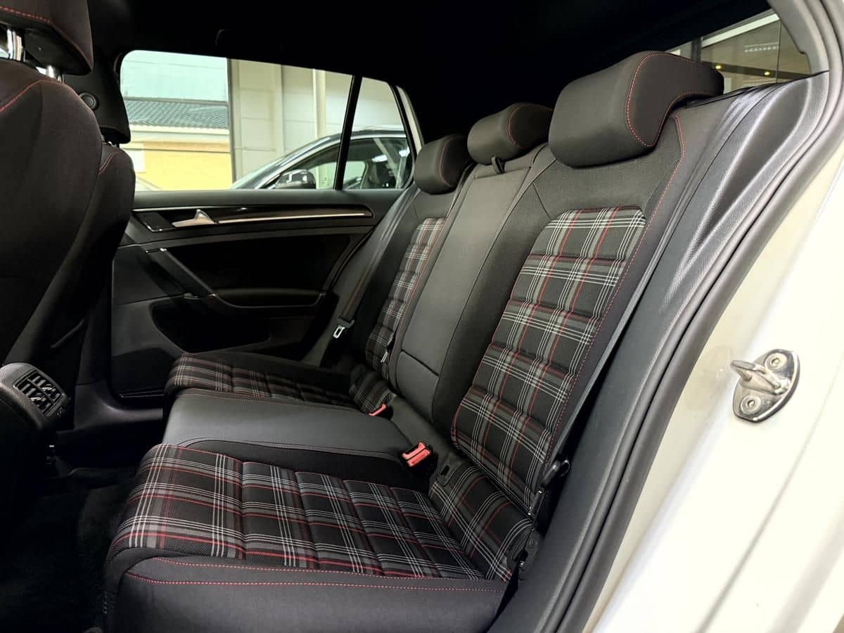 Volkswagen Golf VII GTI BMT DSG Pano Dynaudio PDC  foto 11