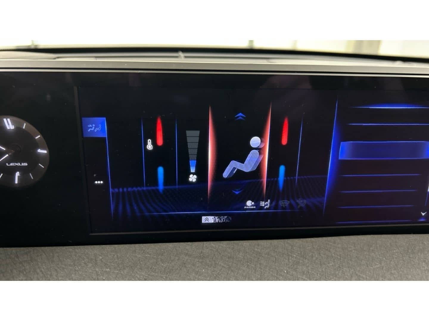 Lexus UX 300e Luxury Line 360 Grad Kamera Mark Levinso foto 12