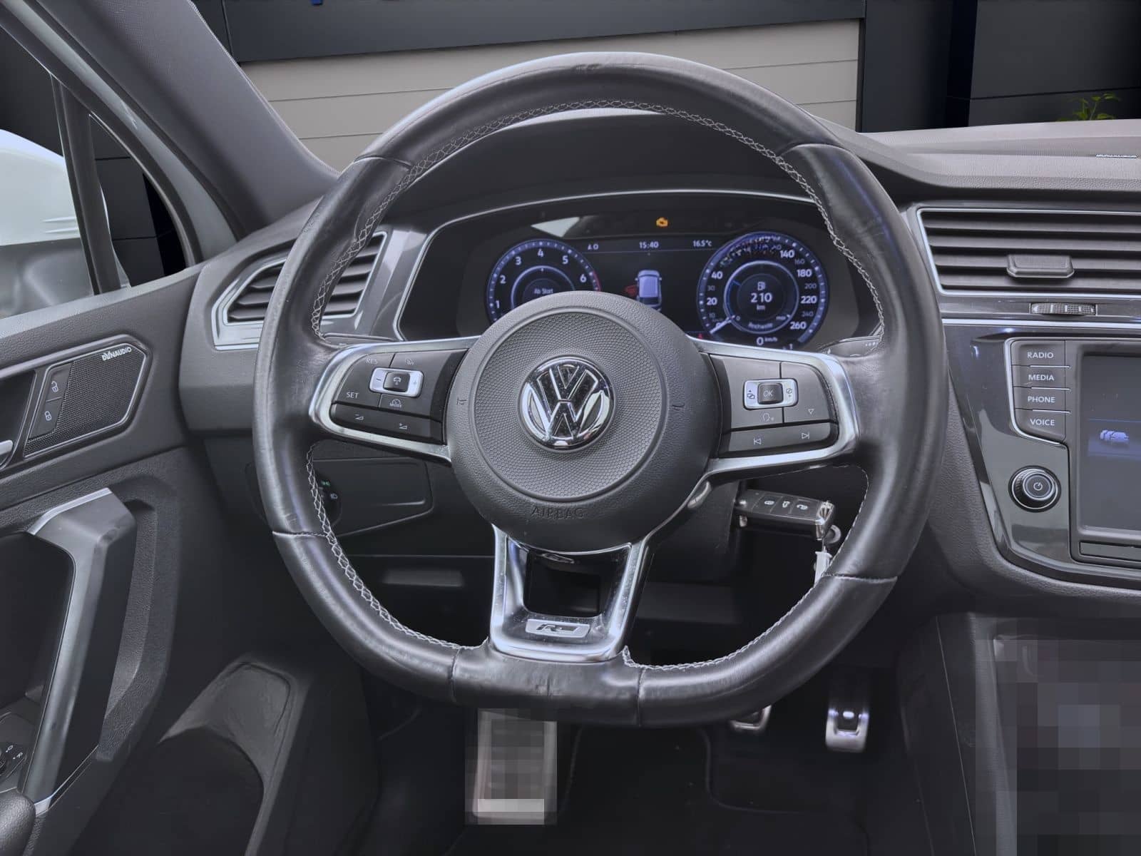 Volkswagen Tiguan 2.0 TSI 4M R-LINE PANO NAVI KAMERA DYNAUD foto 11