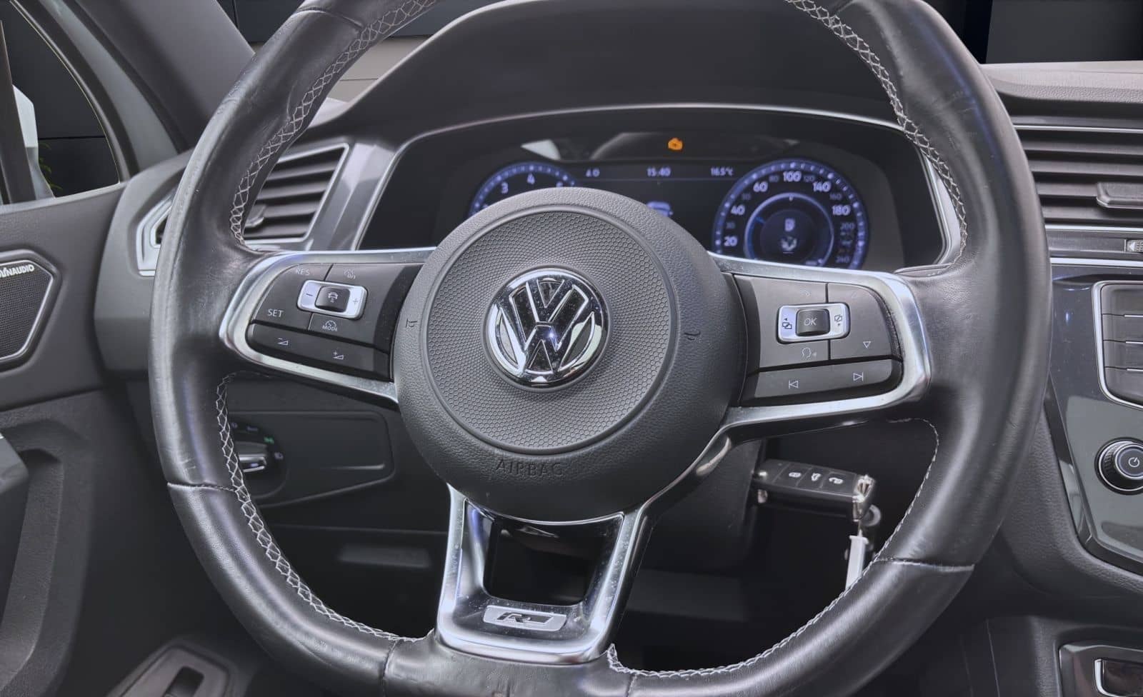 Volkswagen Tiguan 2.0 TSI 4M R-LINE PANO NAVI KAMERA DYNAUD foto 12