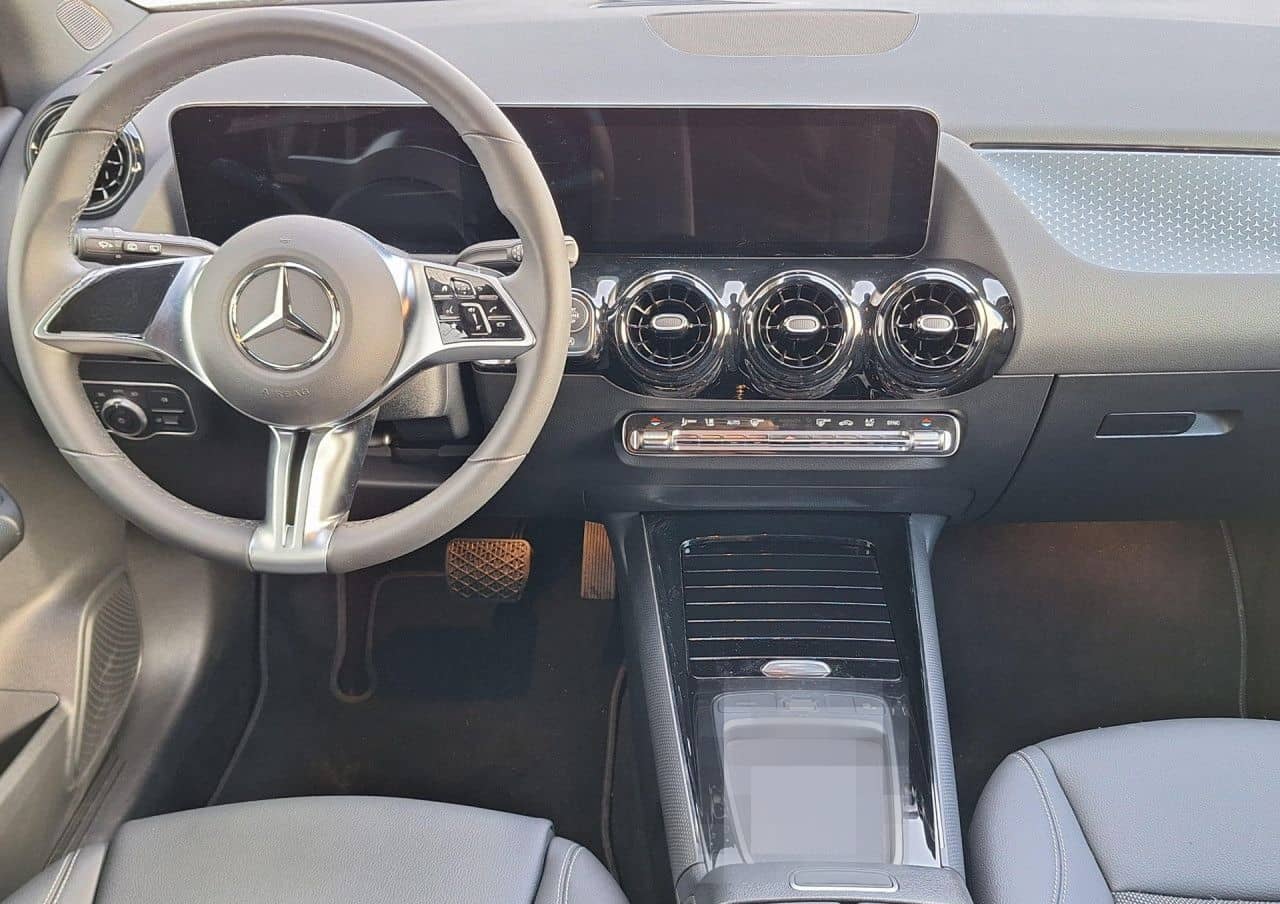 Mercedes-Benz GLA 200 d,AHK,NAVI,LED,Komfort,Shzg Klima foto 11