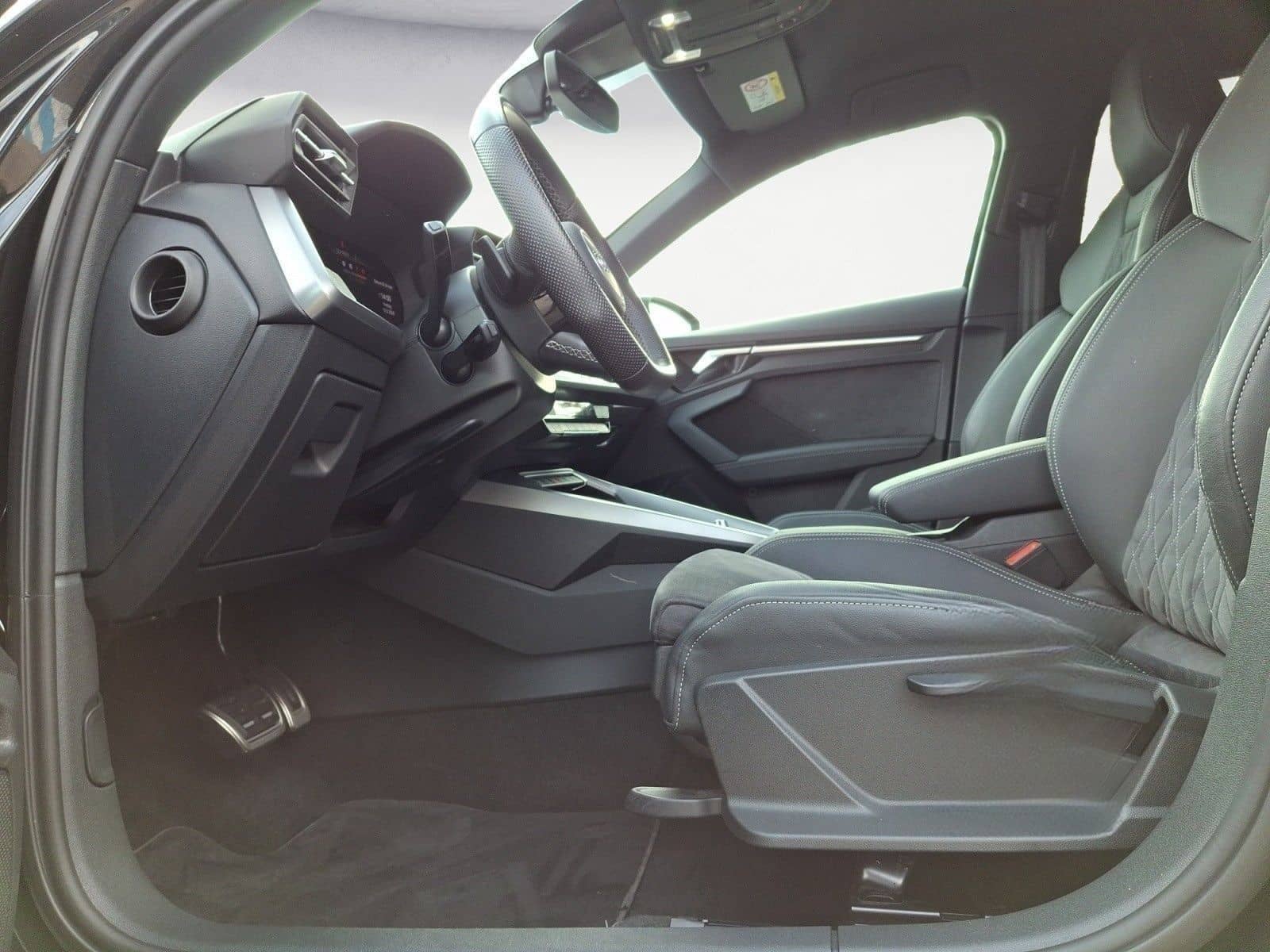 Audi S3 TFSI Limousine quattro S tronic foto 7