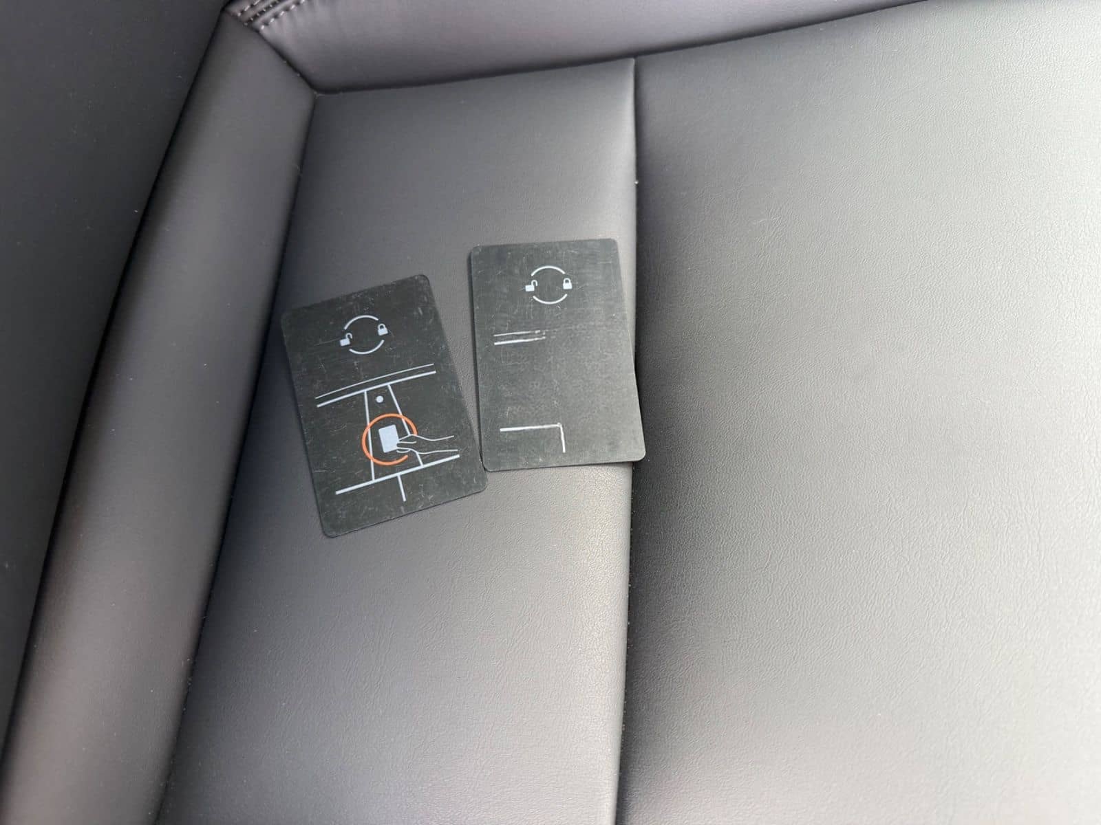 Tesla Model Y | Long Range AWD | NEU TüV |  SOH 93% foto 23