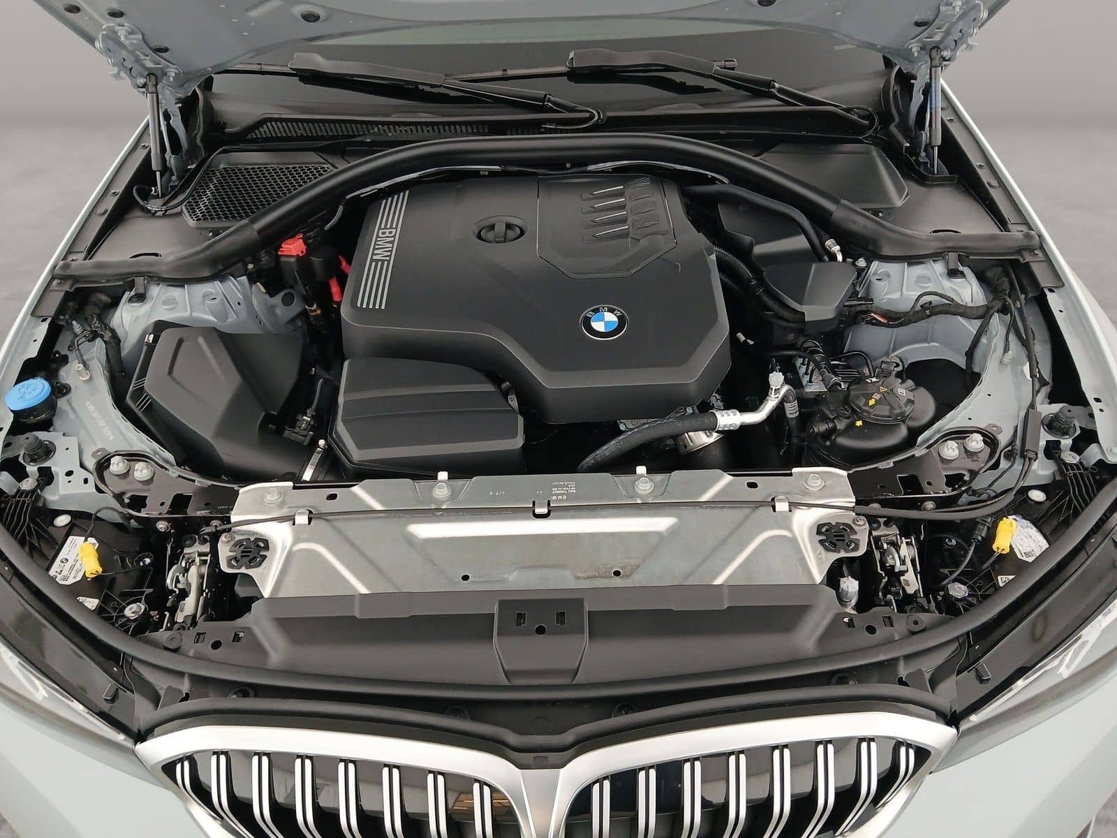 BMW 318i Limousine M Sport Navi AHK Kamera Alarm foto 13