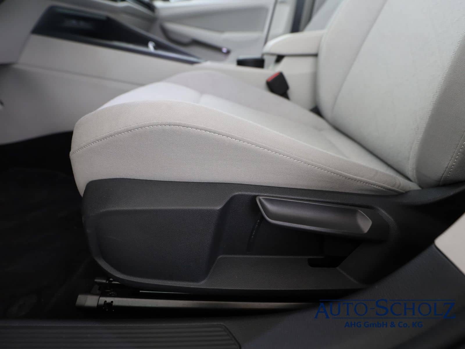 Volkswagen Golf VIII Variant 2.0 TDI Life DSG+ACC+LED+GJR foto 14