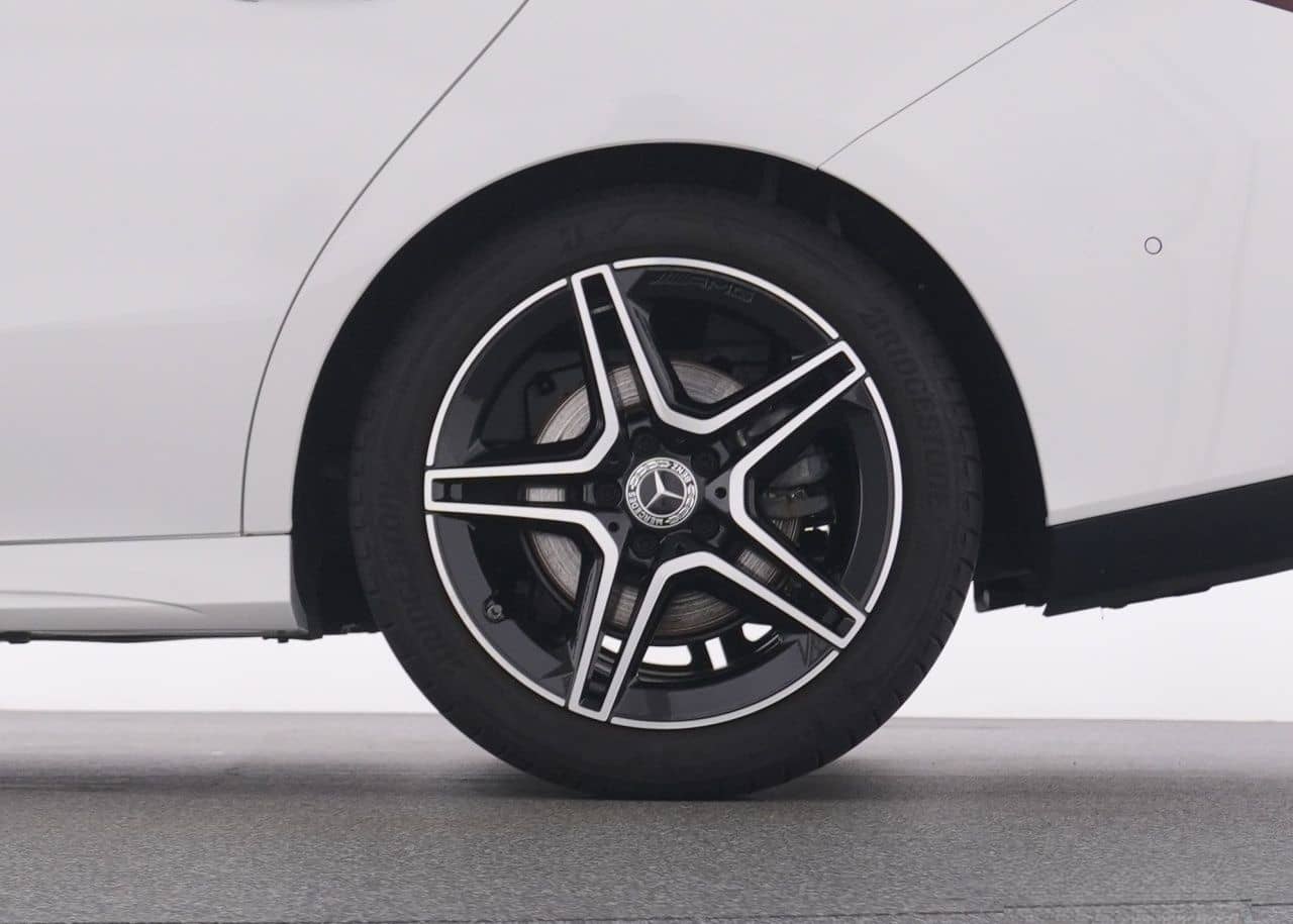 Mercedes-Benz CLA 200 AMG+MBUX+Night+KeylGo+LED+Totw+RFK+Ambi+ foto 21