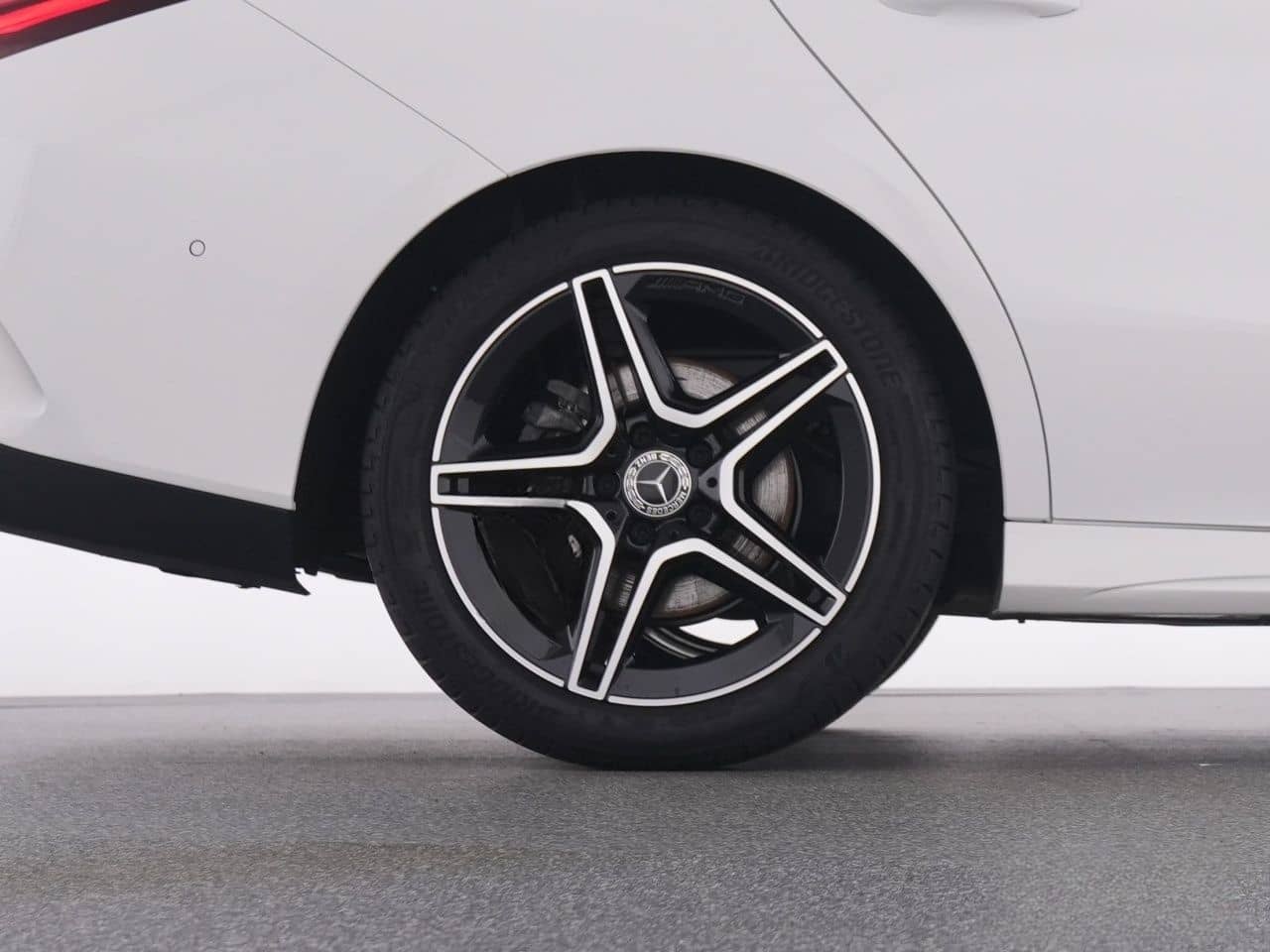 Mercedes-Benz CLA 200 AMG+MBUX+Night+KeylGo+LED+Totw+RFK+Ambi+ foto 23