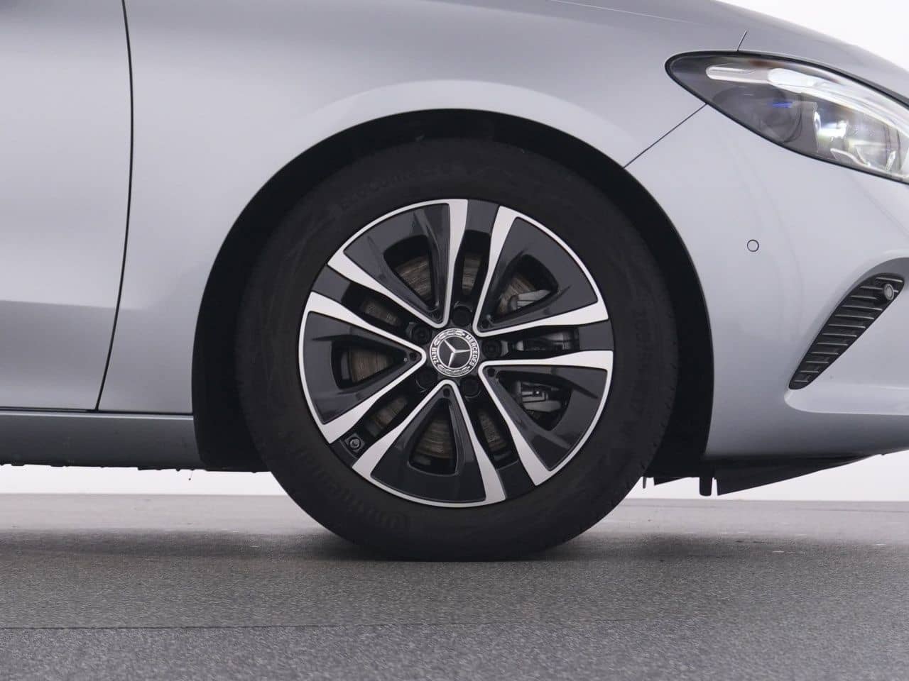 Mercedes-Benz B 220 d Progressive+NavP+Pano+MBeam+AHK+Totw+RFK foto 22