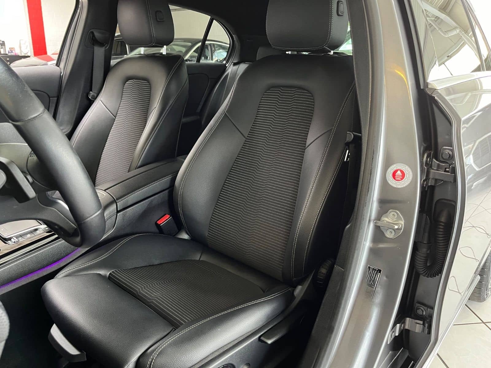 Mercedes-Benz A 200 Edition19 KEYLESS LED NAVI AMBIENTE KAMERA foto 11