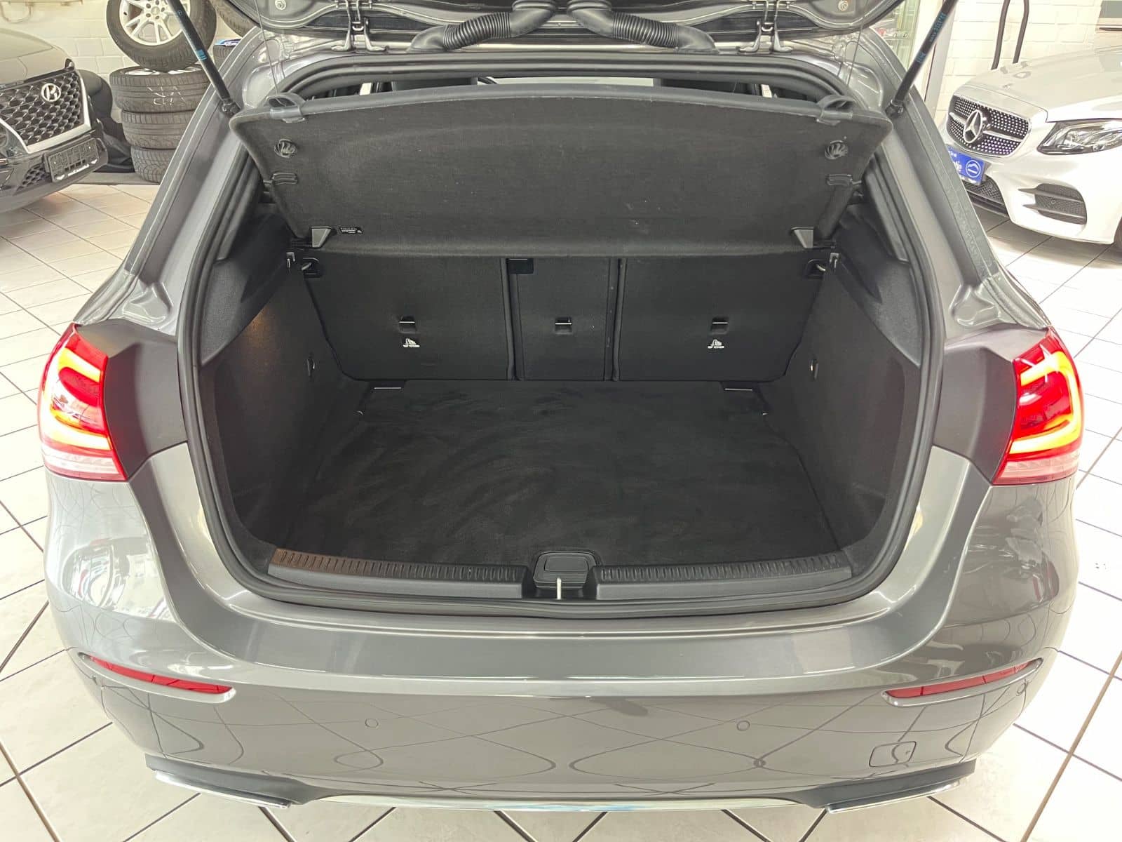 Mercedes-Benz A 200 Edition19 KEYLESS LED NAVI AMBIENTE KAMERA foto 13