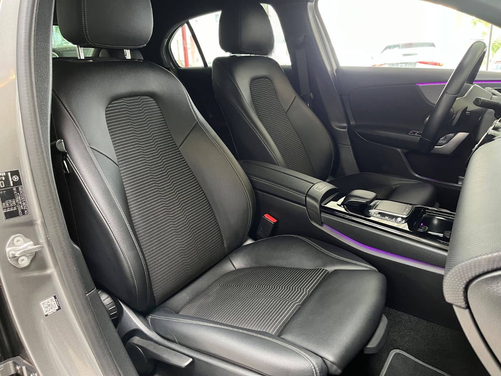 Mercedes-Benz A 200 Edition19 KEYLESS LED NAVI AMBIENTE KAMERA foto 15